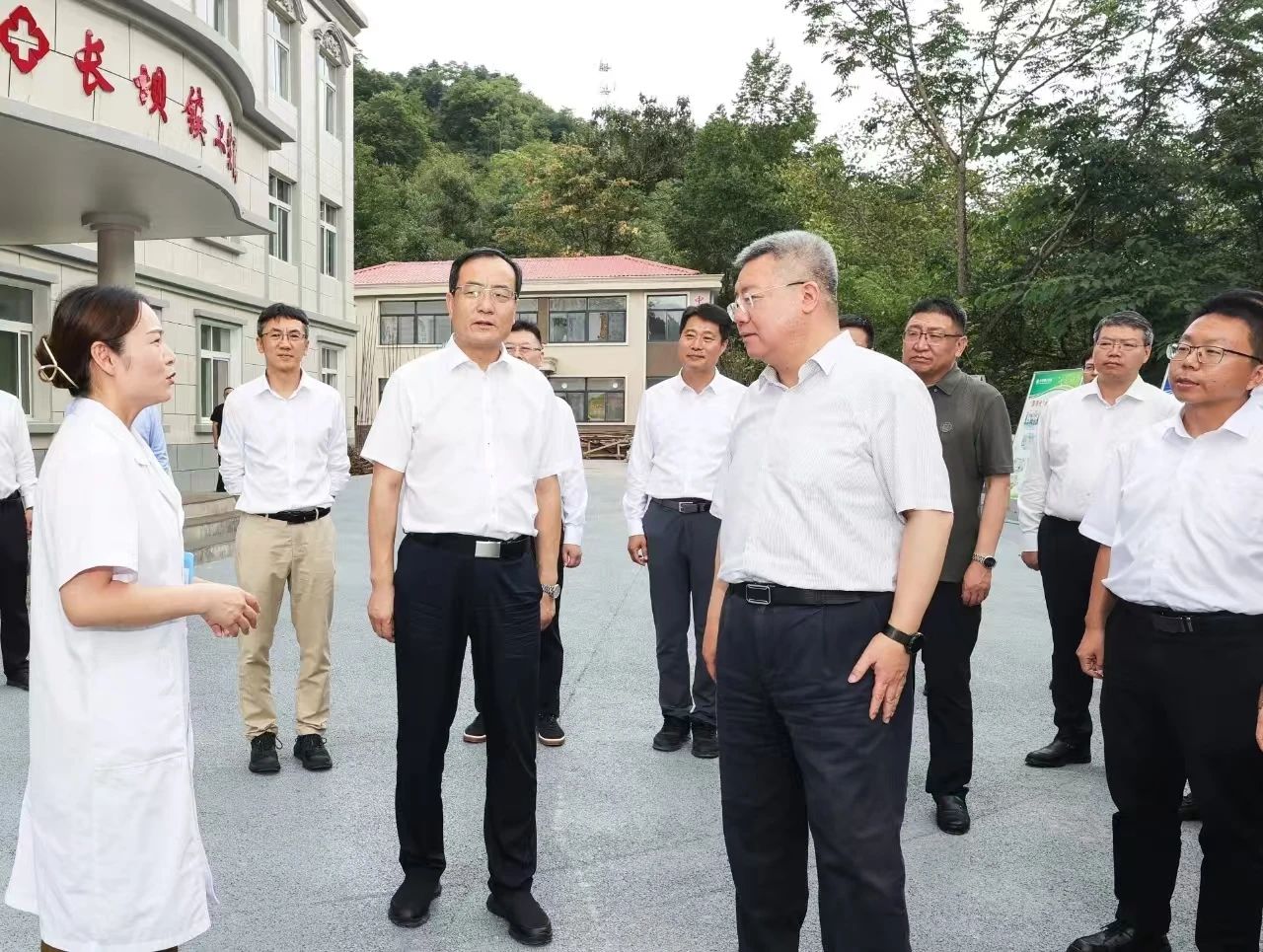 扶贫111.jpg 扶贫111.jpg